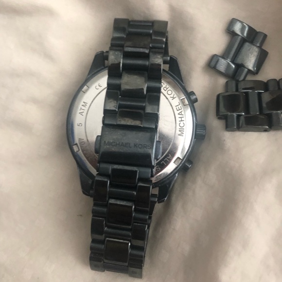 Michael kors watch. Like new. Blue steel. - Picture 3 of 3